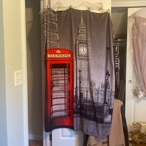 London Bundle. Super soft lap blanket with an empty Walkers Biscuit tin.